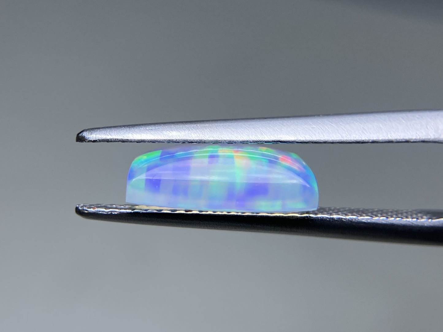 オパール 1.865ct 宝石ソーティング付き  10.8㎜×6.9㎜×3.9㎜  ルース（ 裸石 ） 3958YY