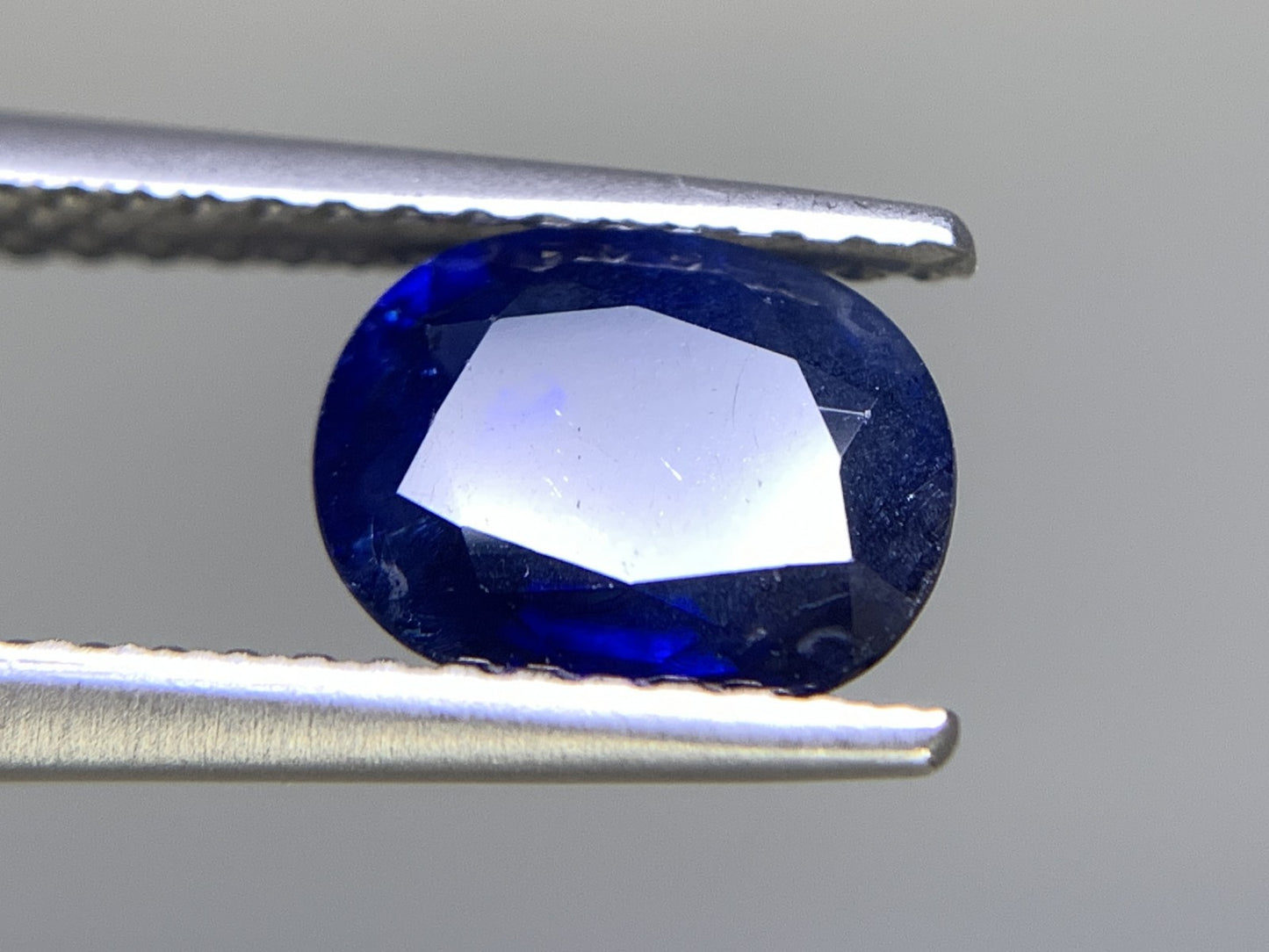 サファイア 1.656ct 宝石ソーティング付き  7.7㎜×6.2㎜×3.5㎜ ルース（ 裸石 ） 2339Y
