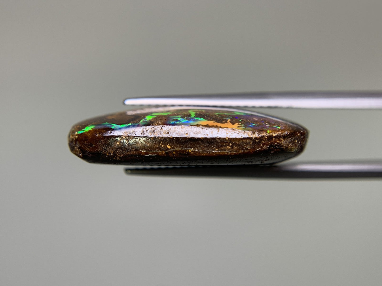 ボルダーオパール 28.873ct  宝石ソーティング付き  23.9㎜×21.8㎜×6.6㎜  ルース（ 裸石 ） 4176Y
