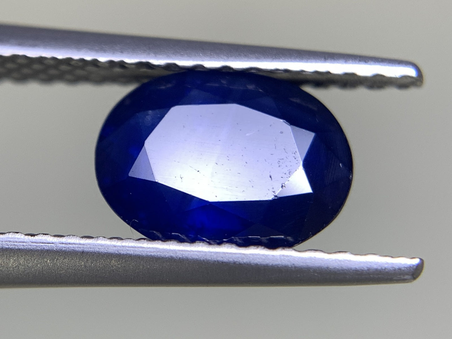 サファイア 1.595ct 宝石ソーティング付き  7.9㎜×6.1㎜×3.8㎜ ルース（ 裸石 ） 2336Y