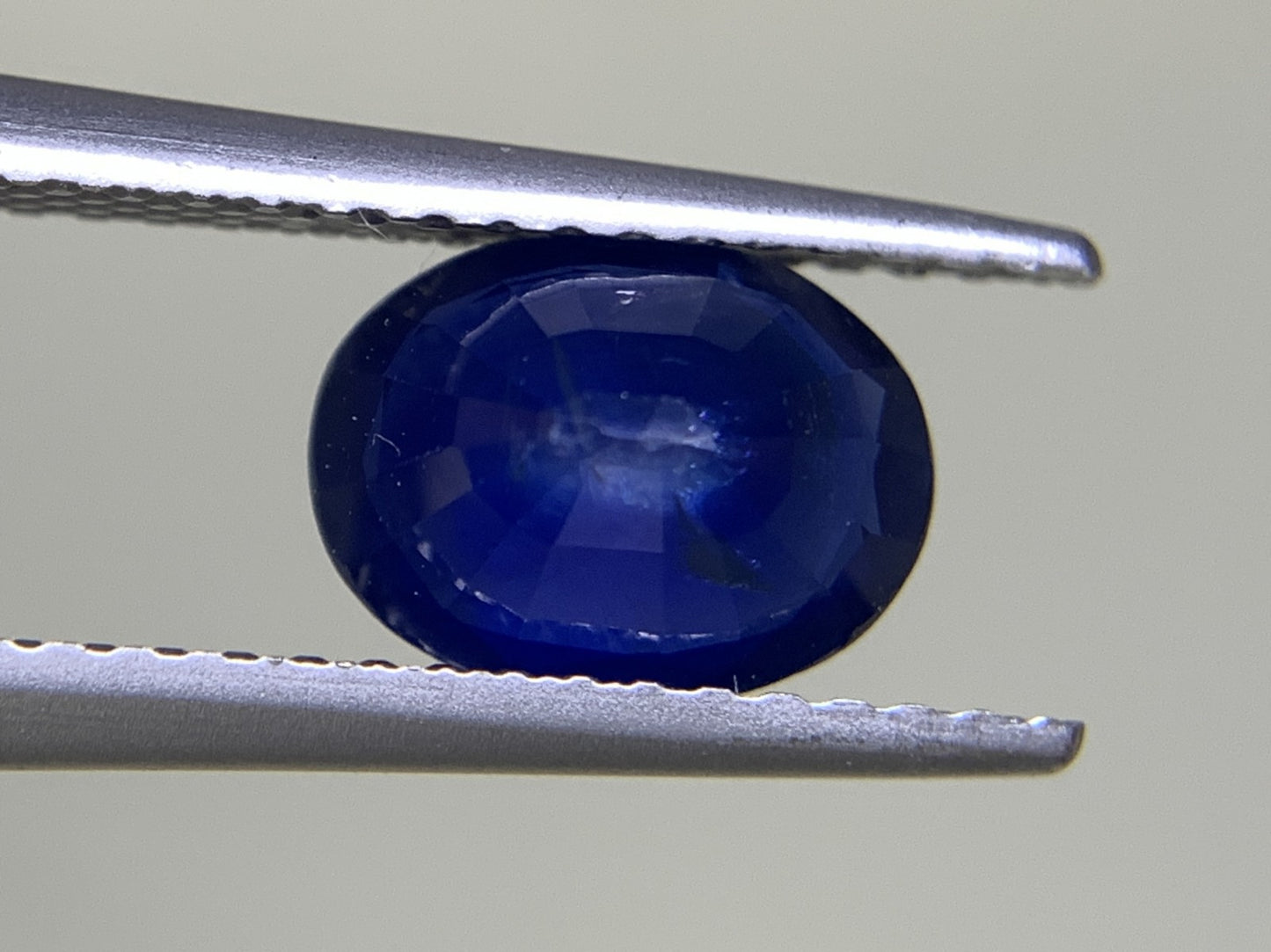 サファイア 1.595ct 宝石ソーティング付き  7.9㎜×6.1㎜×3.8㎜ ルース（ 裸石 ） 2336Y