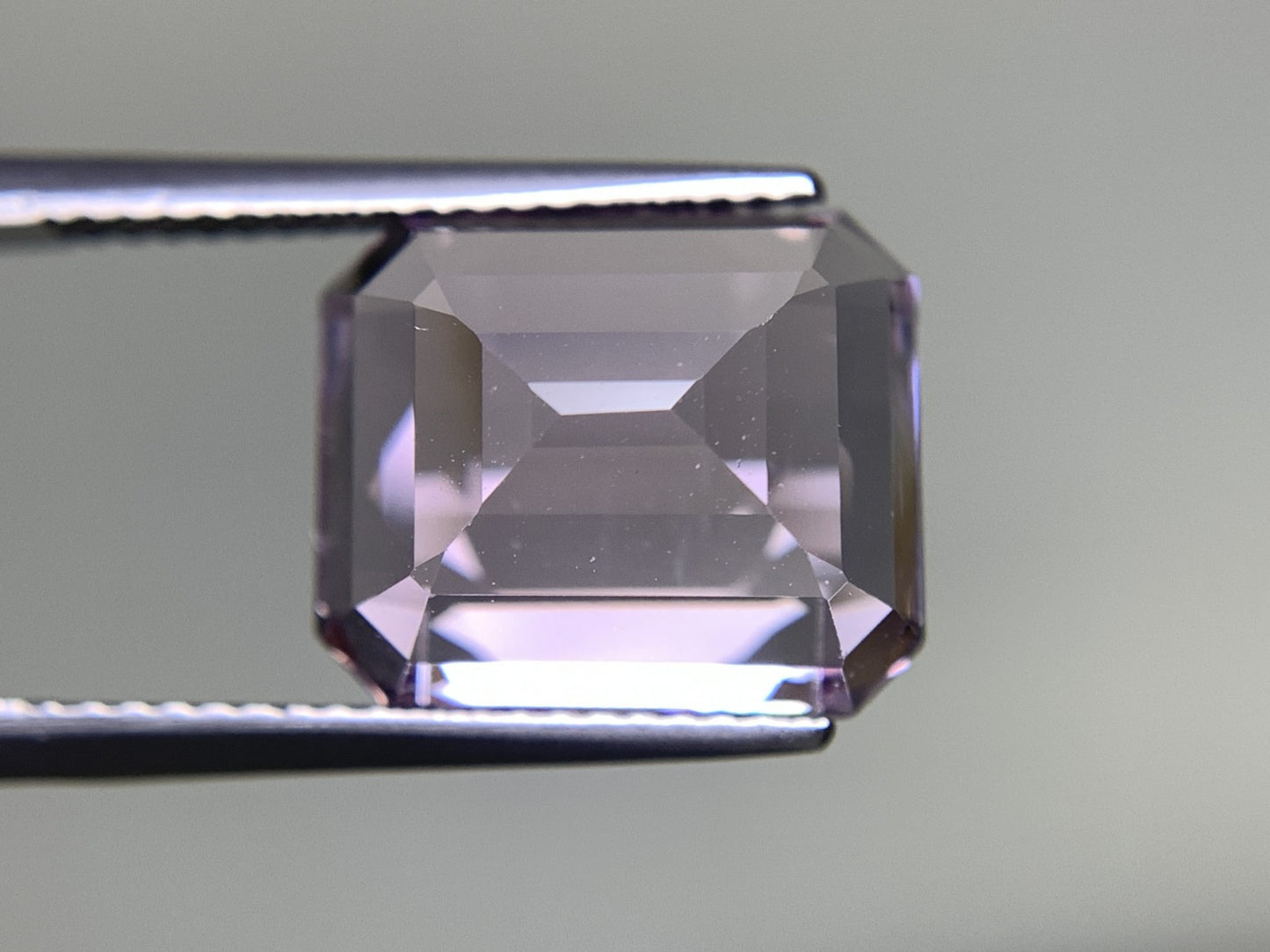 クンツァイト 11.848ct 中央宝石ソーティング付き 13.08㎜×11.08㎜×8.66㎜ 天然 ルース（ 裸石 ） 4753Y