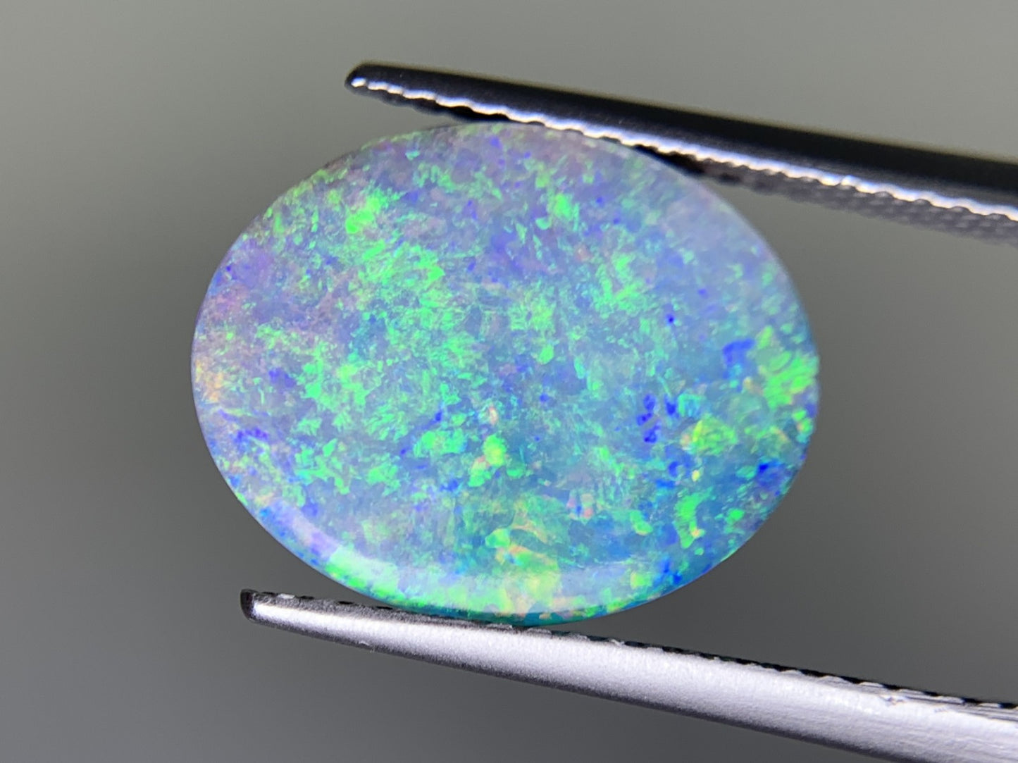 ブラックオパール 3.475ct 中央宝石ソーティング付き 14.0㎜×11.4㎜×3.5㎜ ルース（ 裸石 ） 4110Y