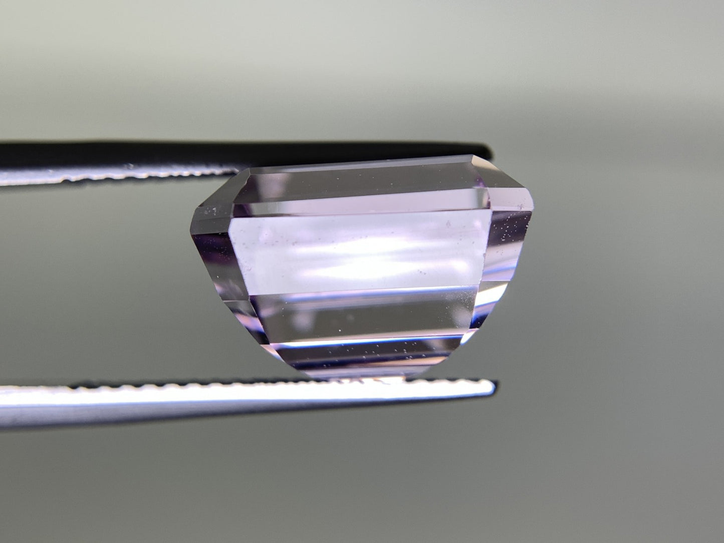 クンツァイト 11.848ct 中央宝石ソーティング付き 13.08㎜×11.08㎜×8.66㎜ 天然 ルース（ 裸石 ） 4753Y