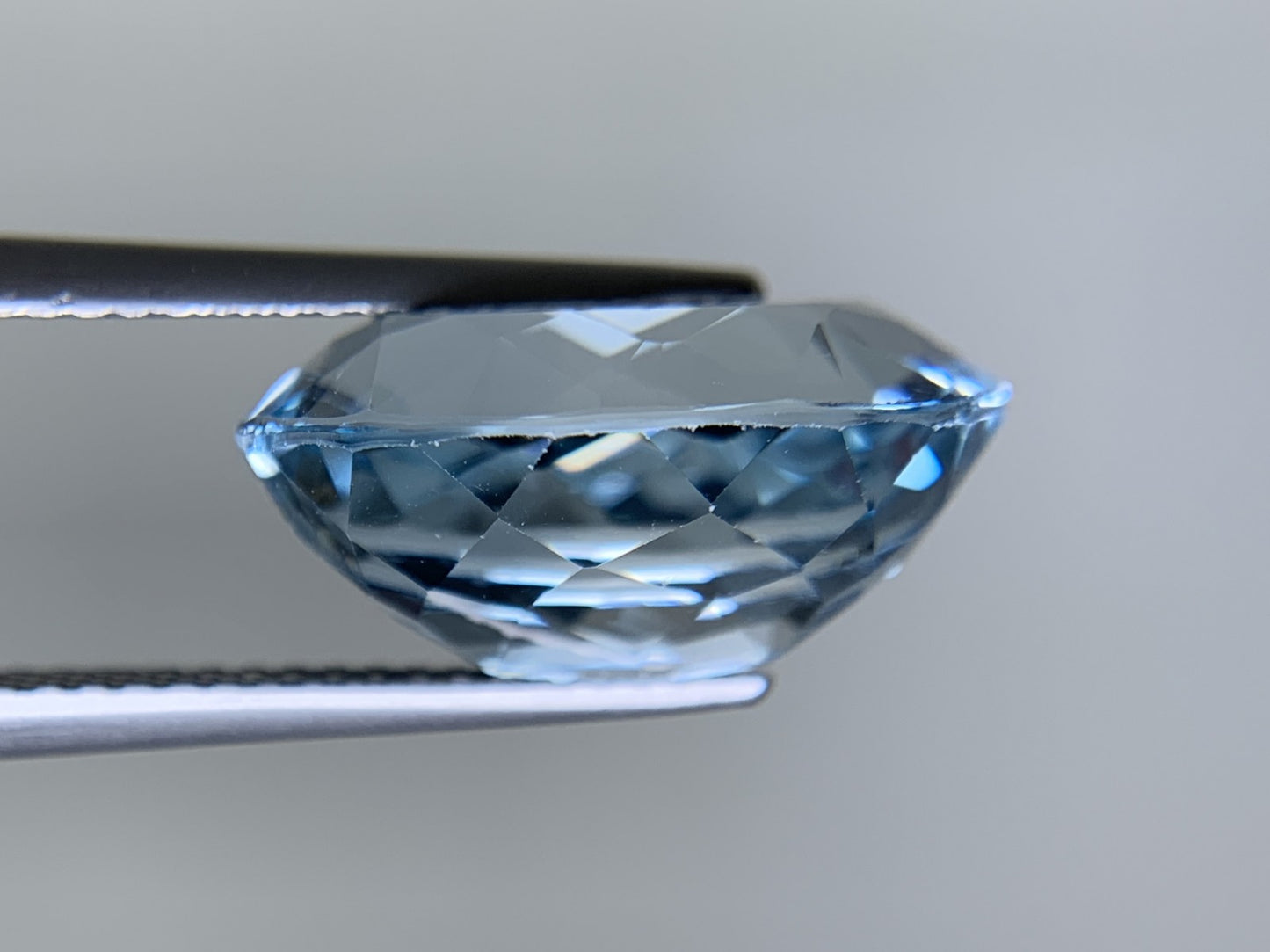 ブルートパーズ 天然 12.344ct 宝石ソーティング付き 16.0㎜×12.1㎜×7.9㎜ ルース（ 裸石 ） 6672Y