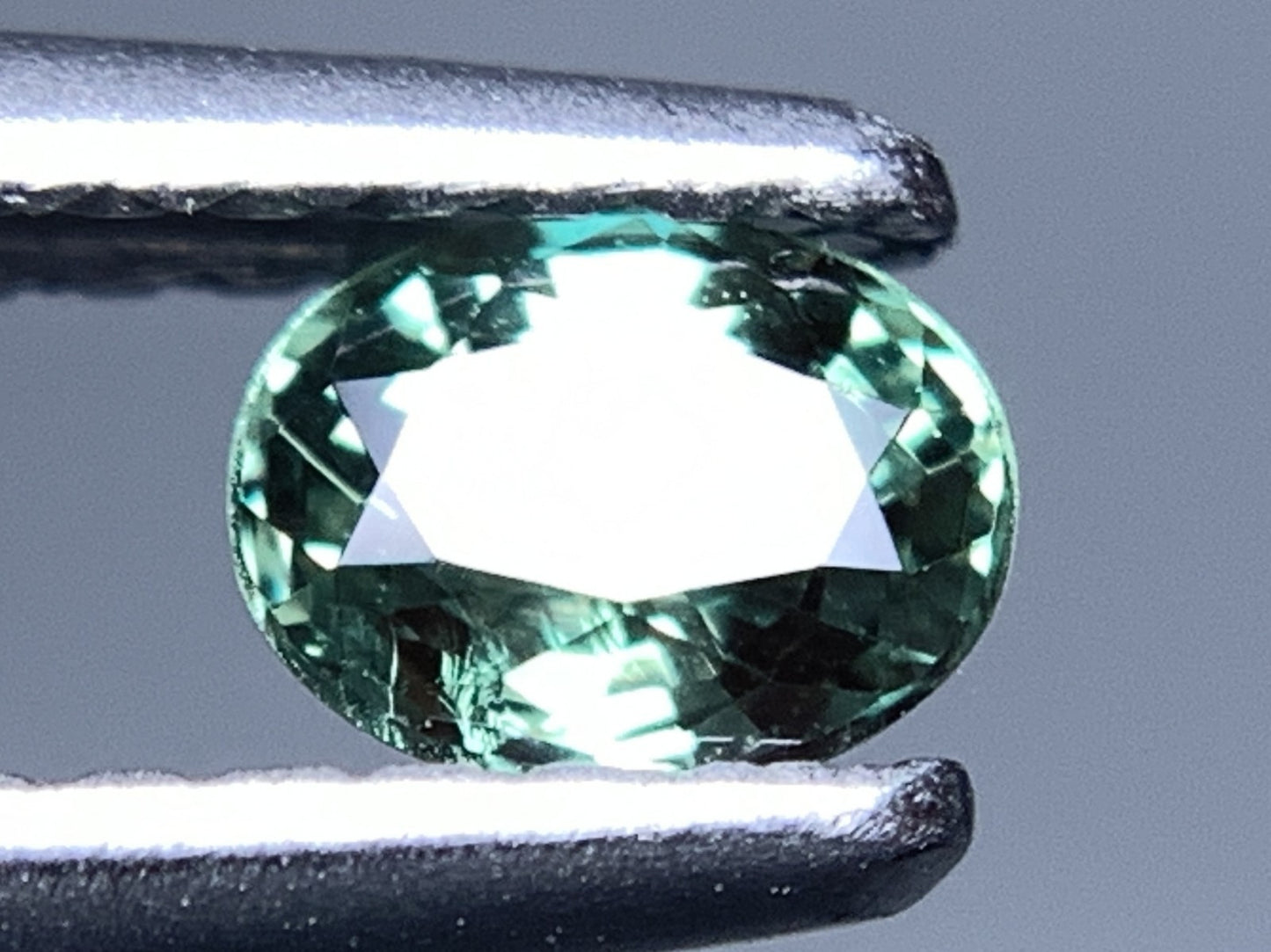 アレキサンドライト 天然 0.326ct 中央宝石ソーティング付き 4.60㎜×3.57㎜×2.45㎜ ルース（ 裸石 ） 6868Y