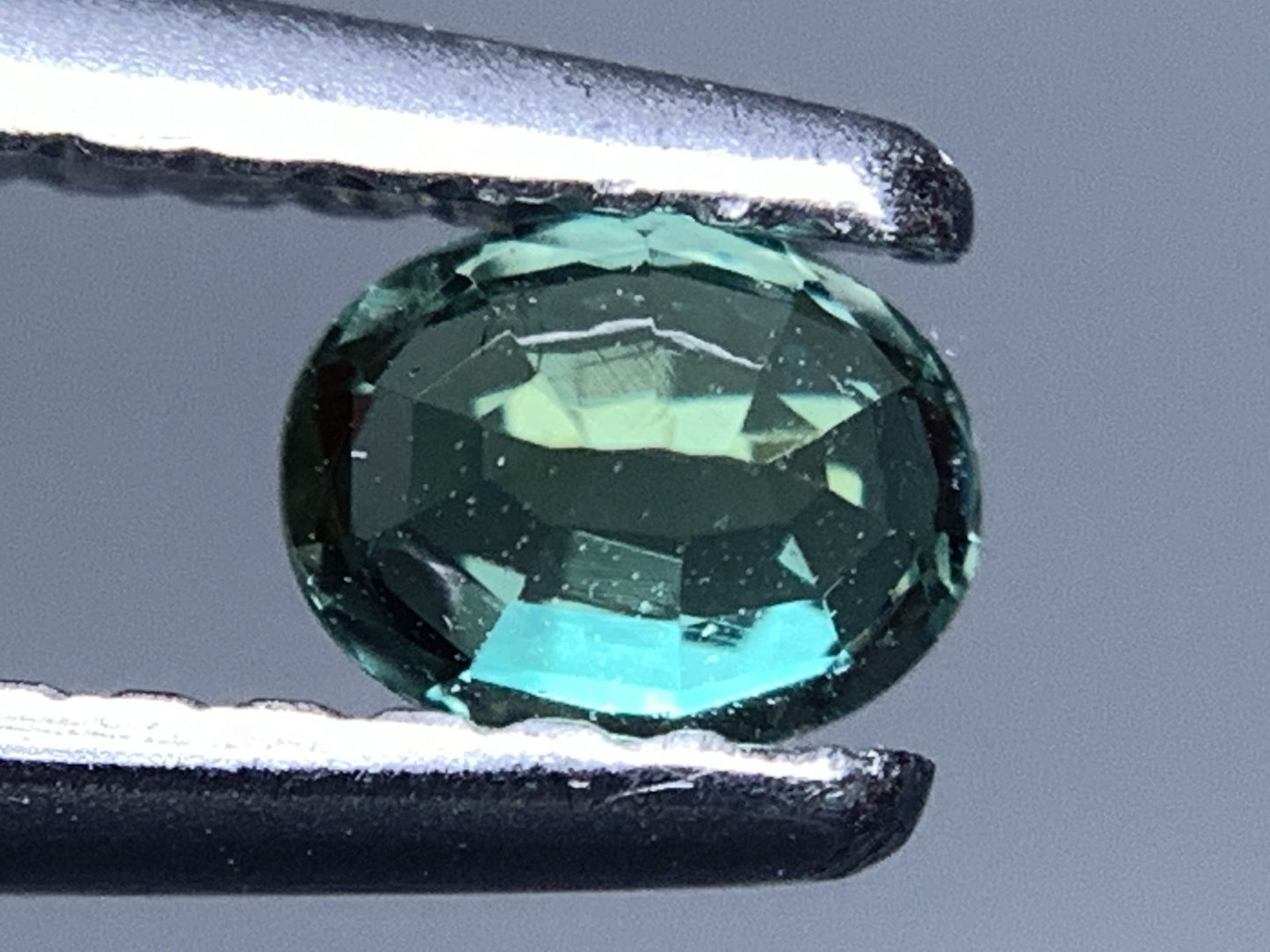 アレキサンドライト 天然 0.326ct 中央宝石ソーティング付き 4.60㎜×3.57㎜×2.45㎜ ルース（ 裸石 ） 6868Y