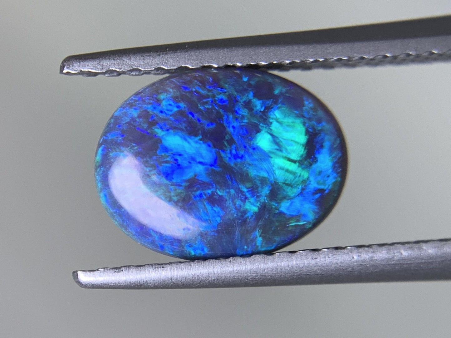 ブラックオパール 1.304ct  中央宝石ソーティング付き  9.3㎜×7.2㎜×3.2㎜  ルース（ 裸石 ） 4096Y