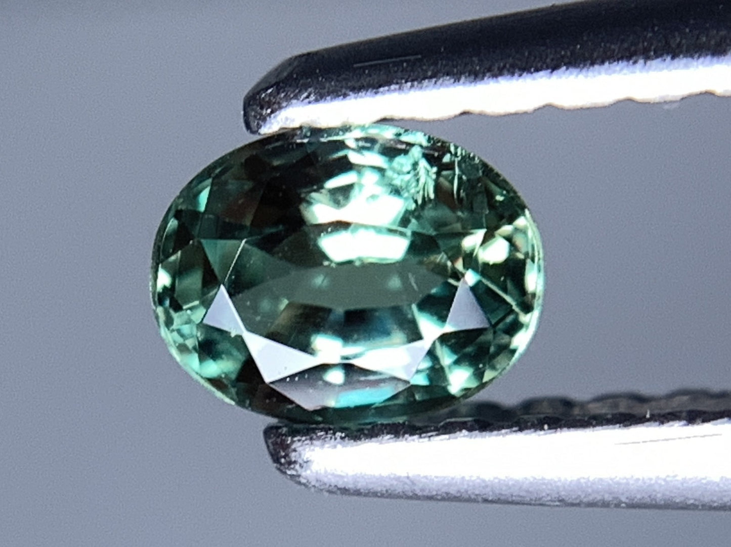 アレキサンドライト 天然 0.326ct 中央宝石ソーティング付き 4.60㎜×3.57㎜×2.45㎜ ルース（ 裸石 ） 6868Y