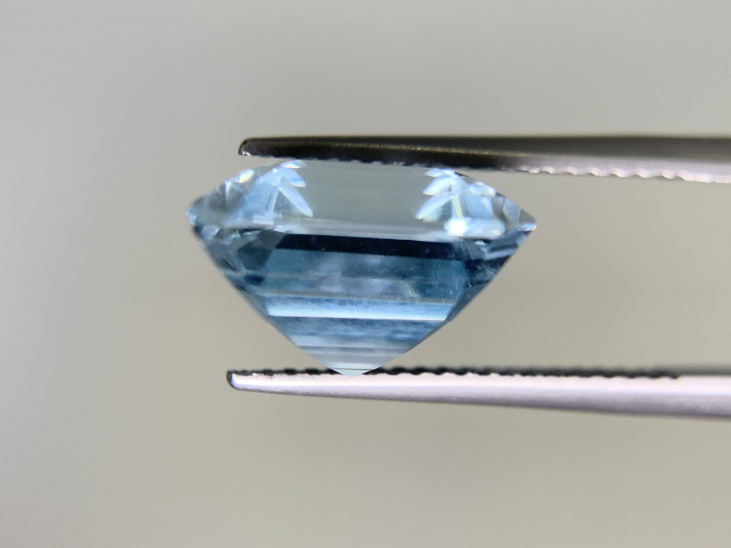アクアマリン　9.140ct　宝石ソーティング付き　14.08㎜×11.90㎜×7.97㎜　 ルース（ 裸石 ）　 1765Y