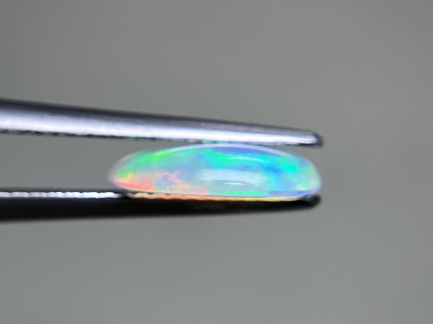 オパール 1.377ct 宝石ソーティング付き  11.0㎜×8.9㎜×2.7㎜  ルース（ 裸石 ） 3930YY