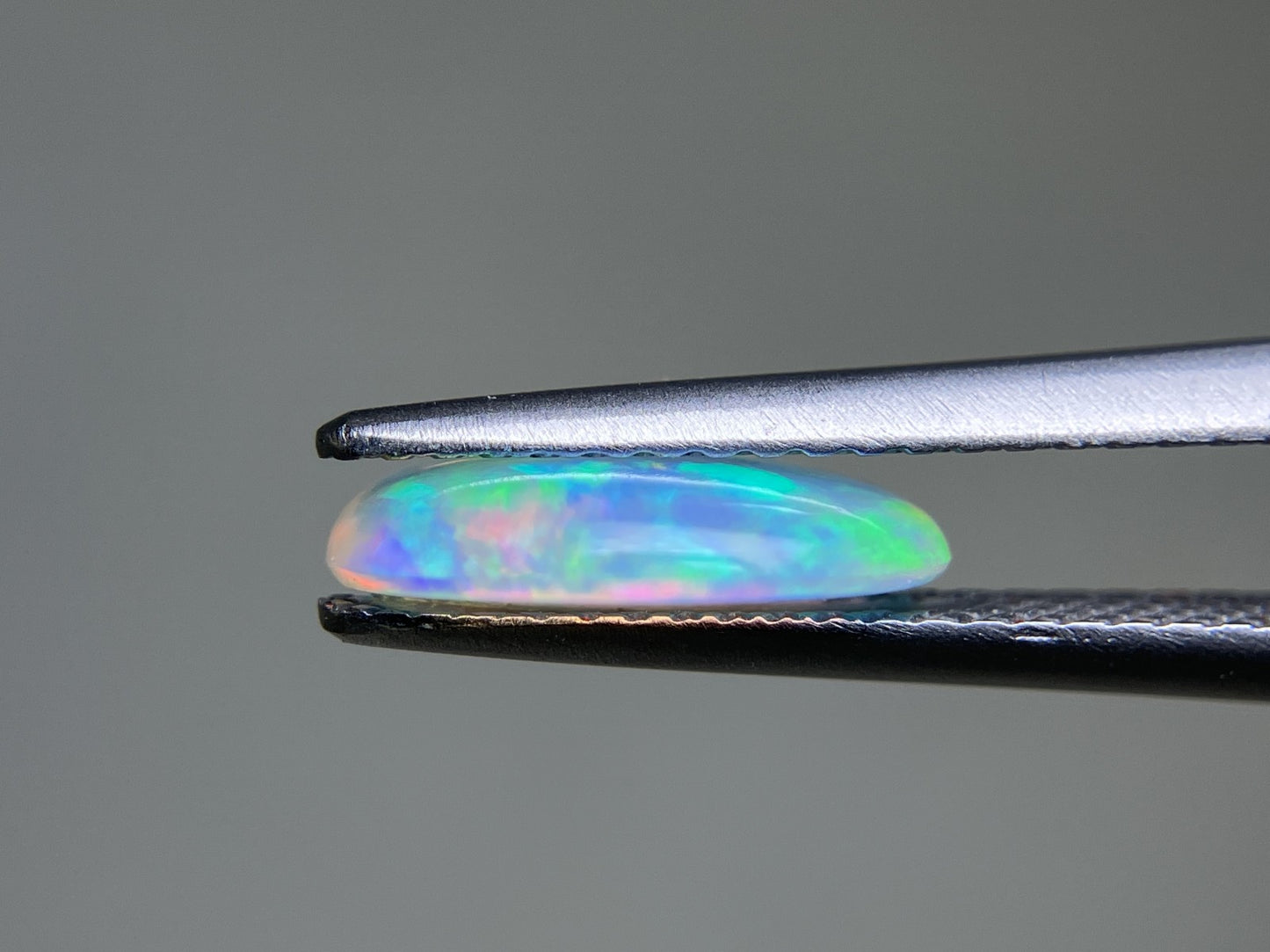 オパール 1.377ct 宝石ソーティング付き  11.0㎜×8.9㎜×2.7㎜  ルース（ 裸石 ） 3930YY