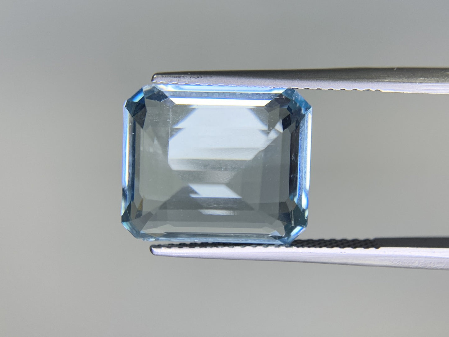 アクアマリン　9.140ct　宝石ソーティング付き　14.08㎜×11.90㎜×7.97㎜　 ルース（ 裸石 ）　 1765Y