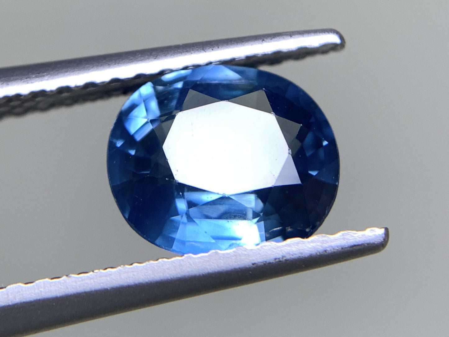 サファイア 1.611ct 宝石ソーティング付き  7.7㎜×6.7㎜×3.3㎜ ルース（ 裸石 ） 2295Y