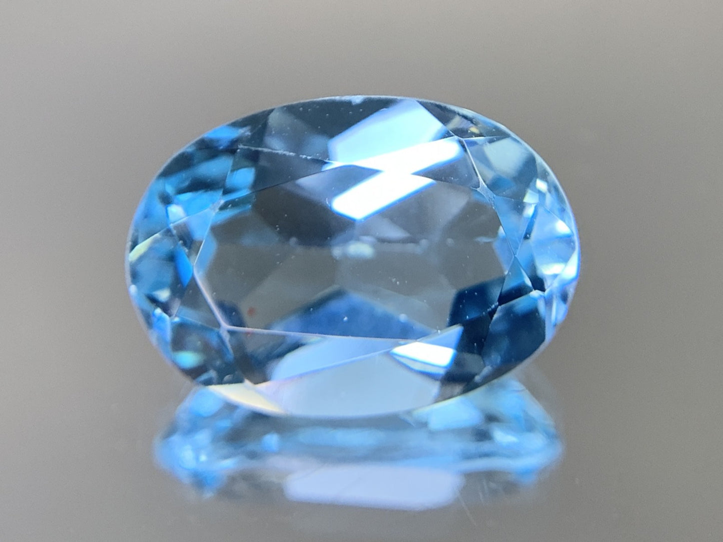 ブルートパーズ 天然 7.646ct 宝石ソーティング付き 14.1㎜×10.1㎜×6.8㎜ ルース（ 裸石 ） 6677Y