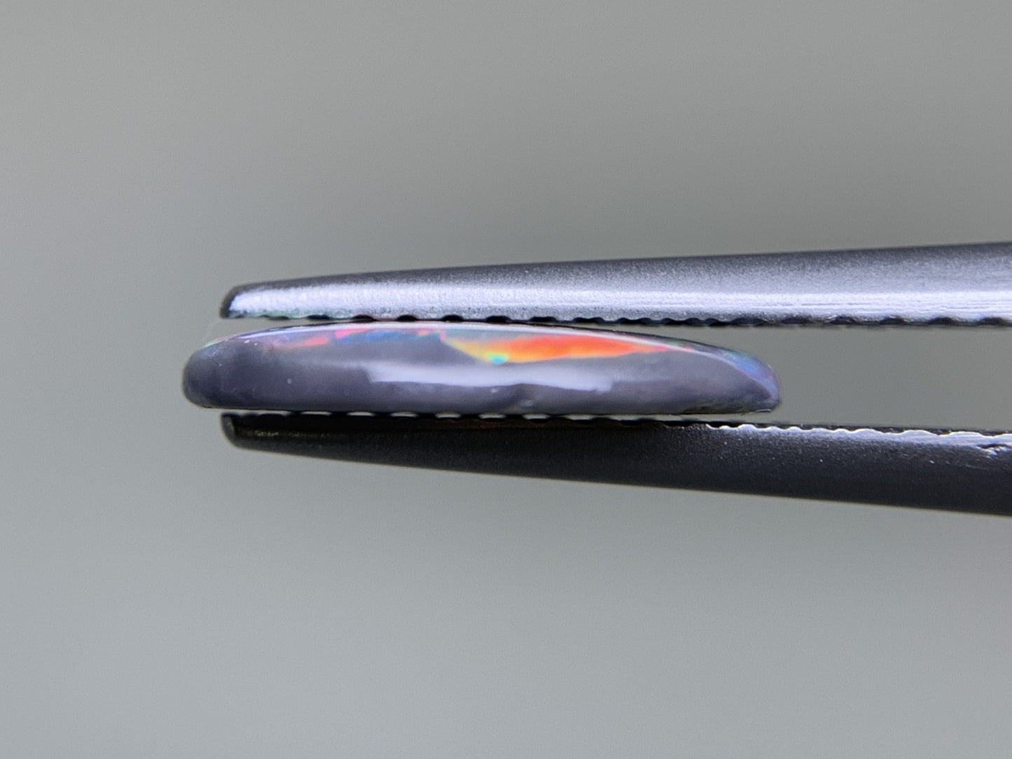 ブラックオパール 1.109ct  中央宝石ソーティング付き  11.5㎜×7.9㎜×1.7㎜  ルース（ 裸石 ） 4133Y