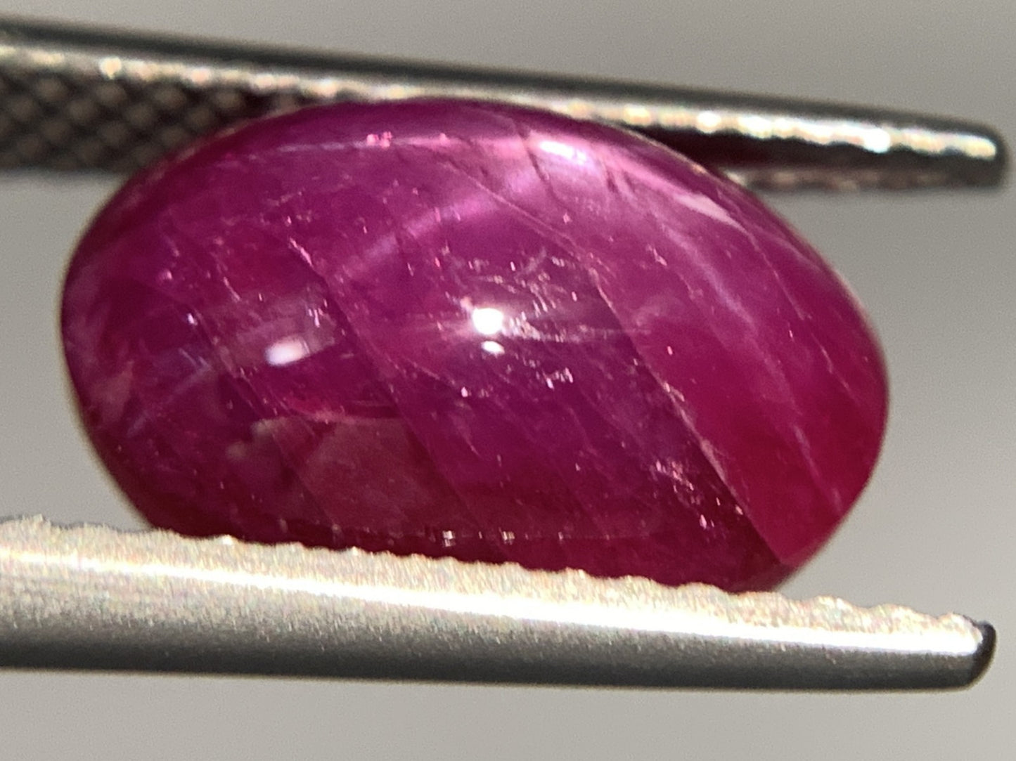 スタールビー 天然  7.229ct  宝石ソーティング付き  11.4㎜×8.1㎜×6.8㎜ ルース（ 裸石 ）  5641Y