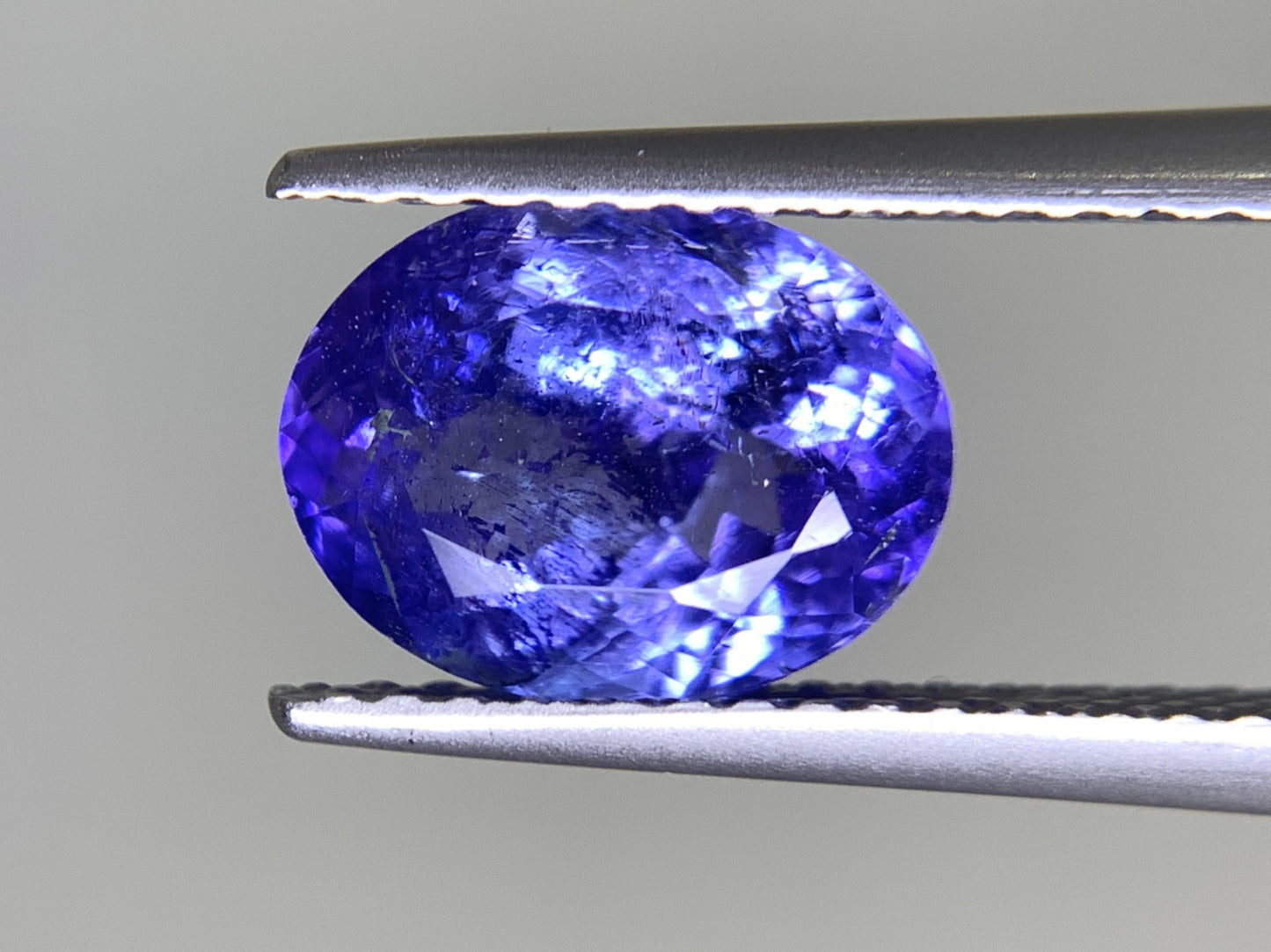 タンザナイト 2.207ct 宝石ソーティング付き  9.1㎜×6.9㎜×4.6㎜ ルース（ 裸石 ） 2271Y