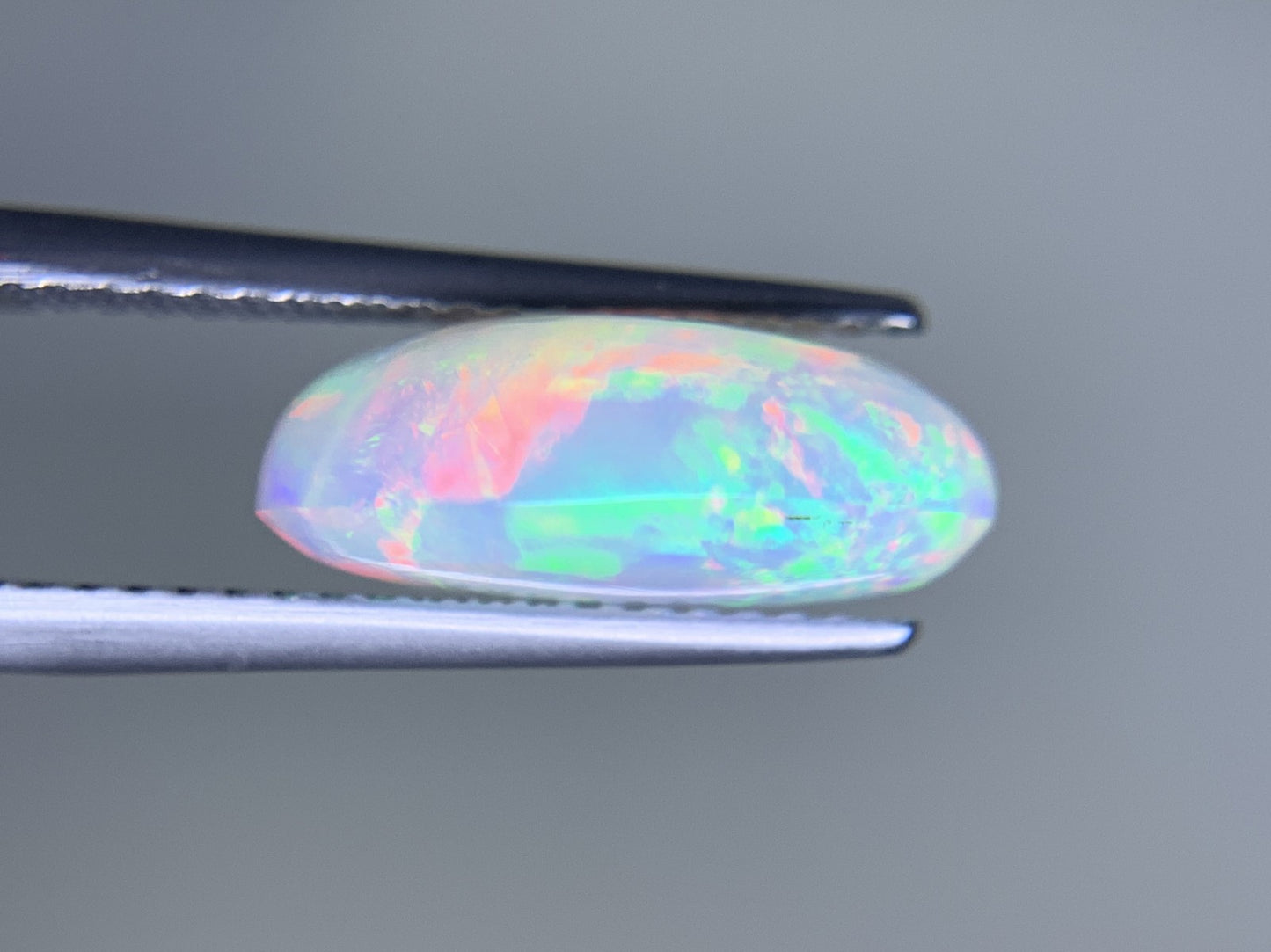 オパール 3.716ct 宝石ソーティング付き  13.6㎜×10.6㎜×5.3㎜  ルース（ 裸石 ） 3381Y