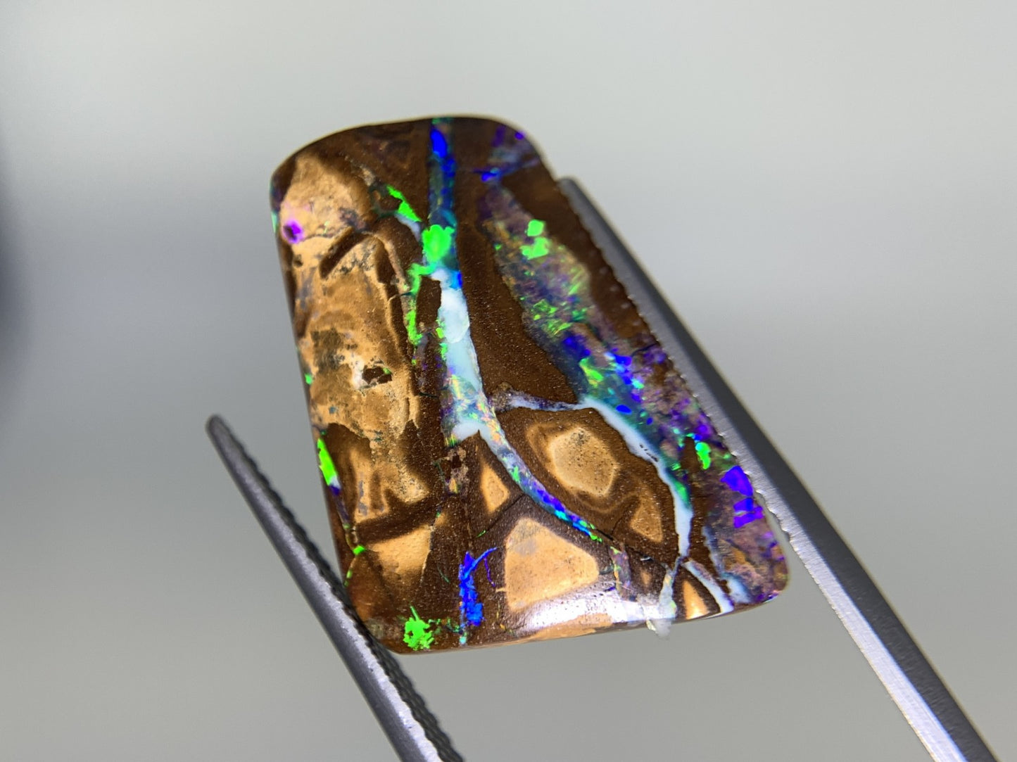 アイアンオパール 15.976ct  宝石ソーティング付き  20.8㎜×16.1㎜×6.3㎜  天然 ルース（ 裸石 ） 4921Y