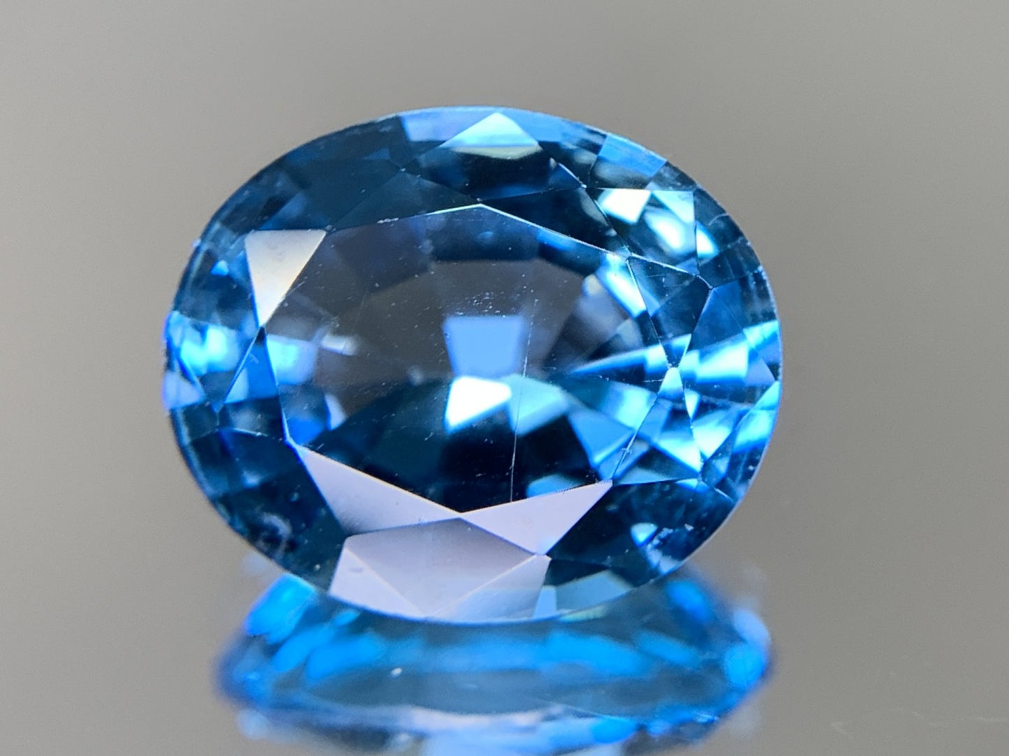 ブルートパーズ 天然 5.488ct 宝石ソーティング付き 12.0㎜×10.1㎜×6.2㎜ ルース（ 裸石 ） 6668Y
