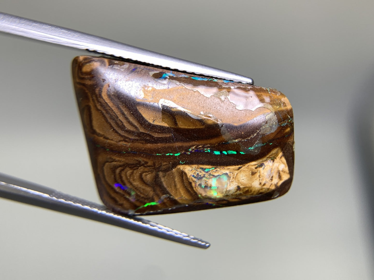 アイアンオパール 15.976ct  宝石ソーティング付き  20.8㎜×16.1㎜×6.3㎜  天然 ルース（ 裸石 ） 4921Y