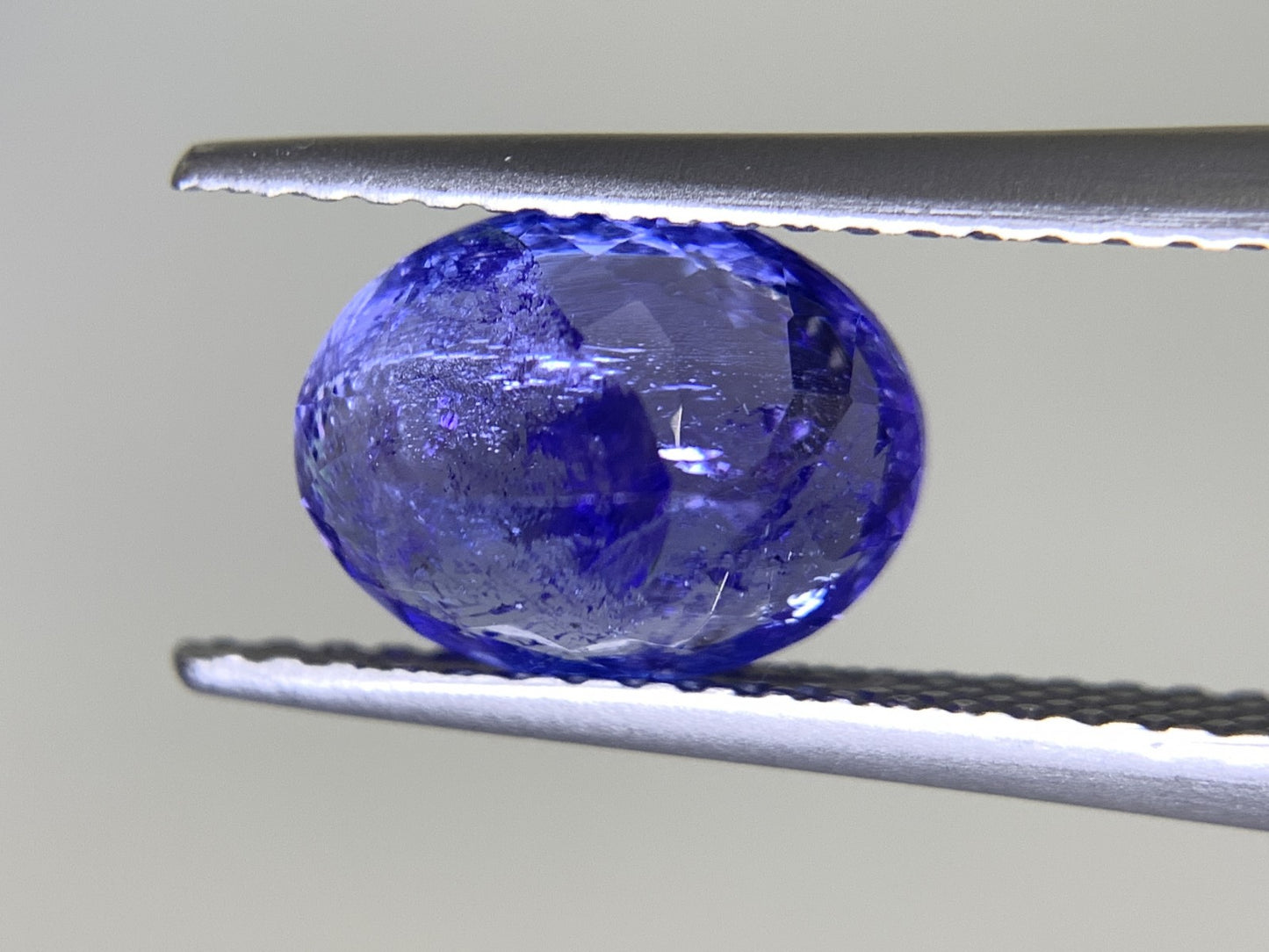 タンザナイト 2.207ct 宝石ソーティング付き  9.1㎜×6.9㎜×4.6㎜ ルース（ 裸石 ） 2271Y