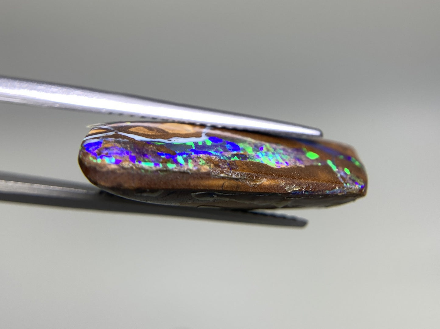 アイアンオパール 15.976ct  宝石ソーティング付き  20.8㎜×16.1㎜×6.3㎜  天然 ルース（ 裸石 ） 4921Y