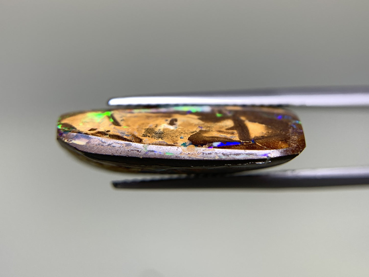 アイアンオパール 15.976ct  宝石ソーティング付き  20.8㎜×16.1㎜×6.3㎜  天然 ルース（ 裸石 ） 4921Y