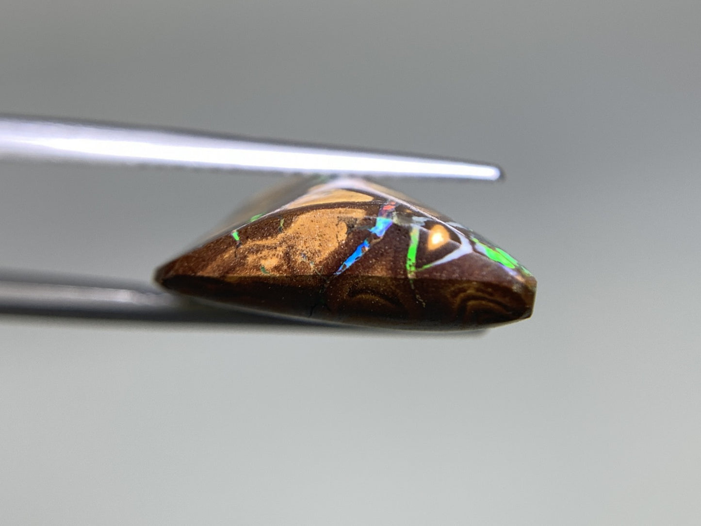 アイアンオパール 15.976ct  宝石ソーティング付き  20.8㎜×16.1㎜×6.3㎜  天然 ルース（ 裸石 ） 4921Y