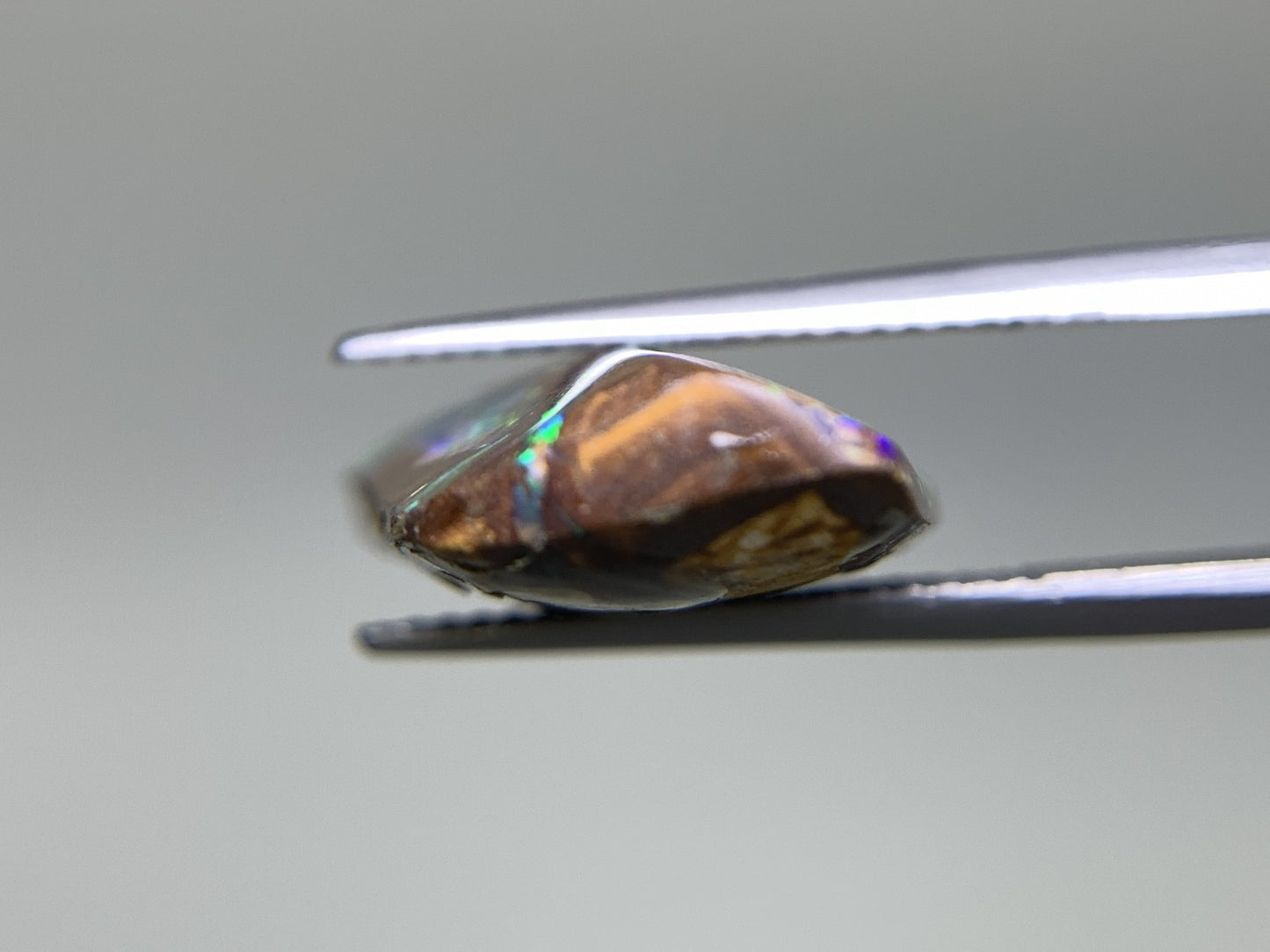 アイアンオパール 15.976ct  宝石ソーティング付き  20.8㎜×16.1㎜×6.3㎜  天然 ルース（ 裸石 ） 4921Y