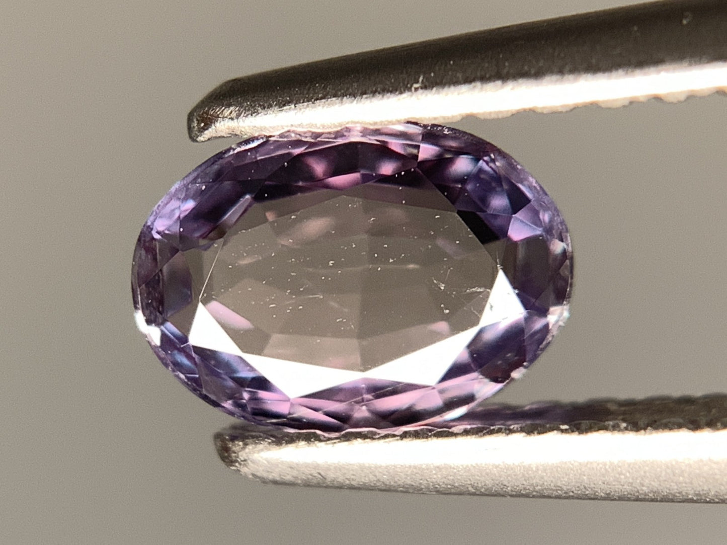アレキサンドライト 天然 0.693ct 宝石ソーティング付き 6.6㎜×4.9㎜×2.3㎜ ルース（ 裸石 ） 7477Y