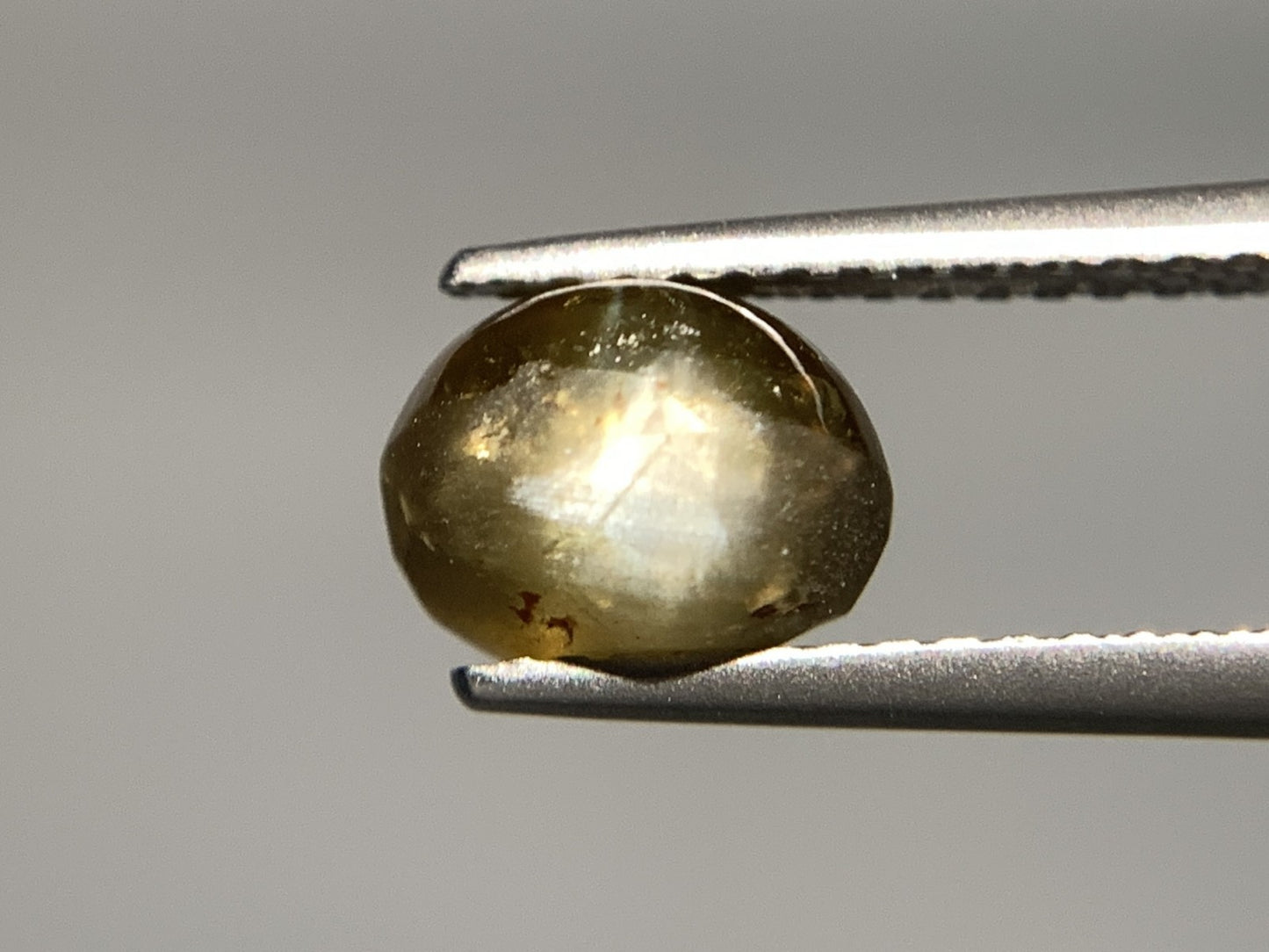 クリソベリルキャッツアイ 2.969ct  宝石ソーティング付き  7.5㎜×6.5㎜×5.5㎜  天然 ルース（ 裸石 ） 4695Y