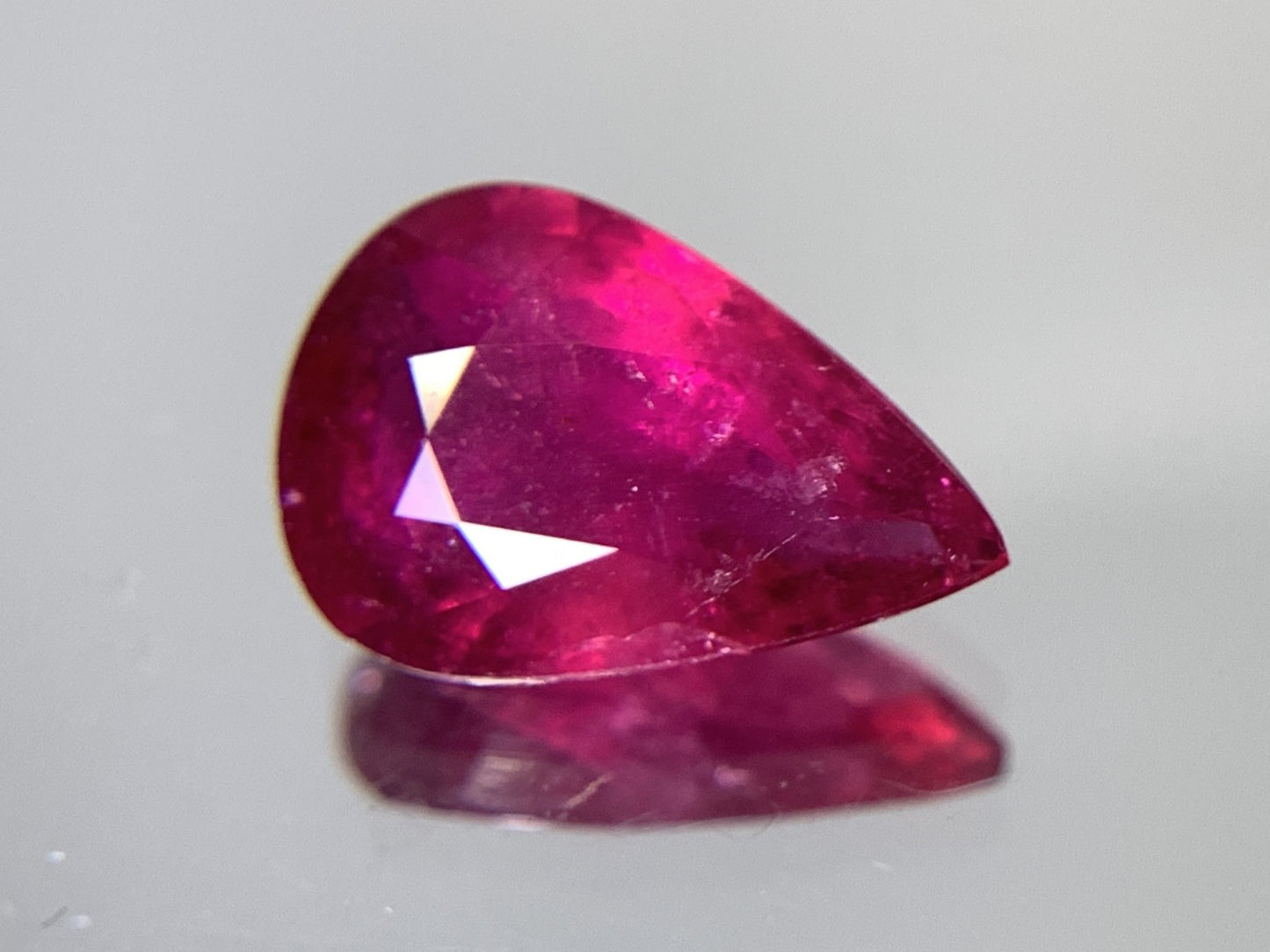 トルマリン ( ルベライト ) 2.297ct 宝石ソーティング付き  11.4㎜×7.7㎜×4.1㎜ ルース（ 裸石 ） 2272Y