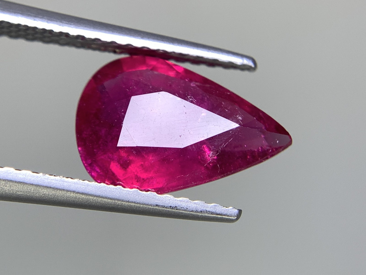 トルマリン ( ルベライト ) 2.297ct 宝石ソーティング付き  11.4㎜×7.7㎜×4.1㎜ ルース（ 裸石 ） 2272Y