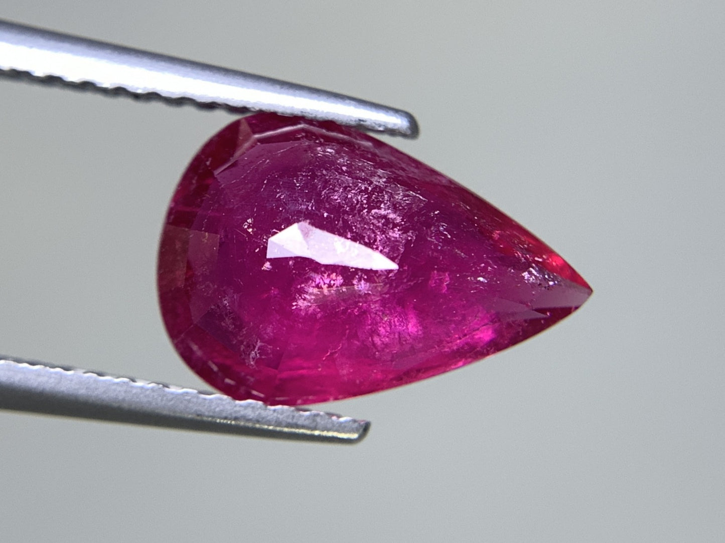 トルマリン ( ルベライト ) 2.297ct 宝石ソーティング付き  11.4㎜×7.7㎜×4.1㎜ ルース（ 裸石 ） 2272Y