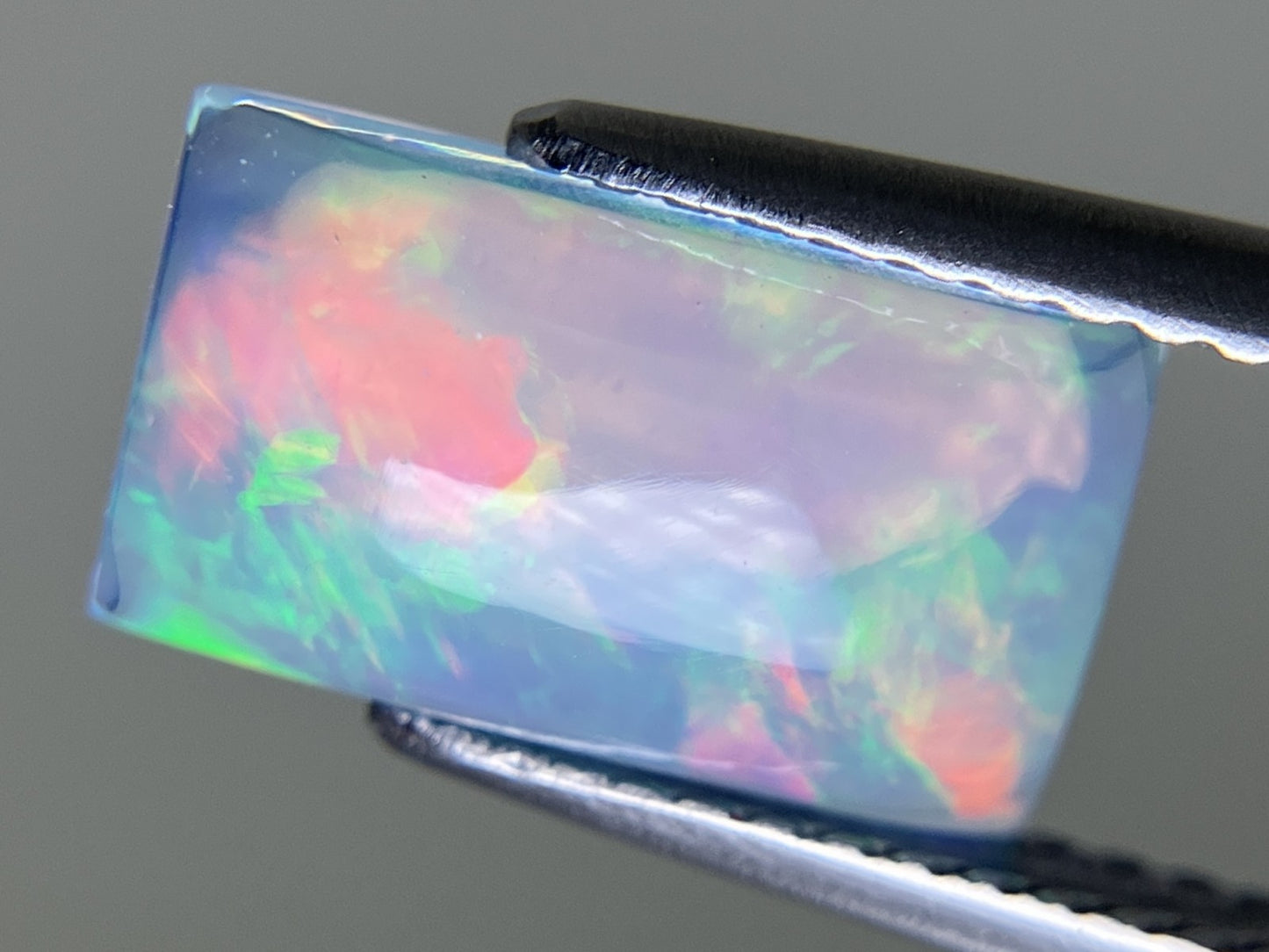 オパール 1.784ct 宝石ソーティング付き  11.5㎜×6.5㎜×3.9㎜  ルース（ 裸石 ） 3937YY