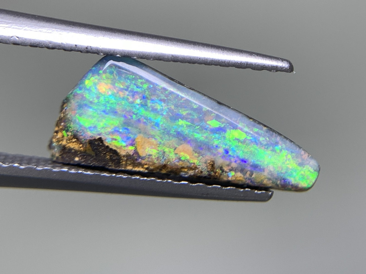 ボルダーオパール 2.691ct 宝石ソーティング付き  14.2㎜×6.4㎜×3.9㎜ ルース（ 裸石 ） 2341Y