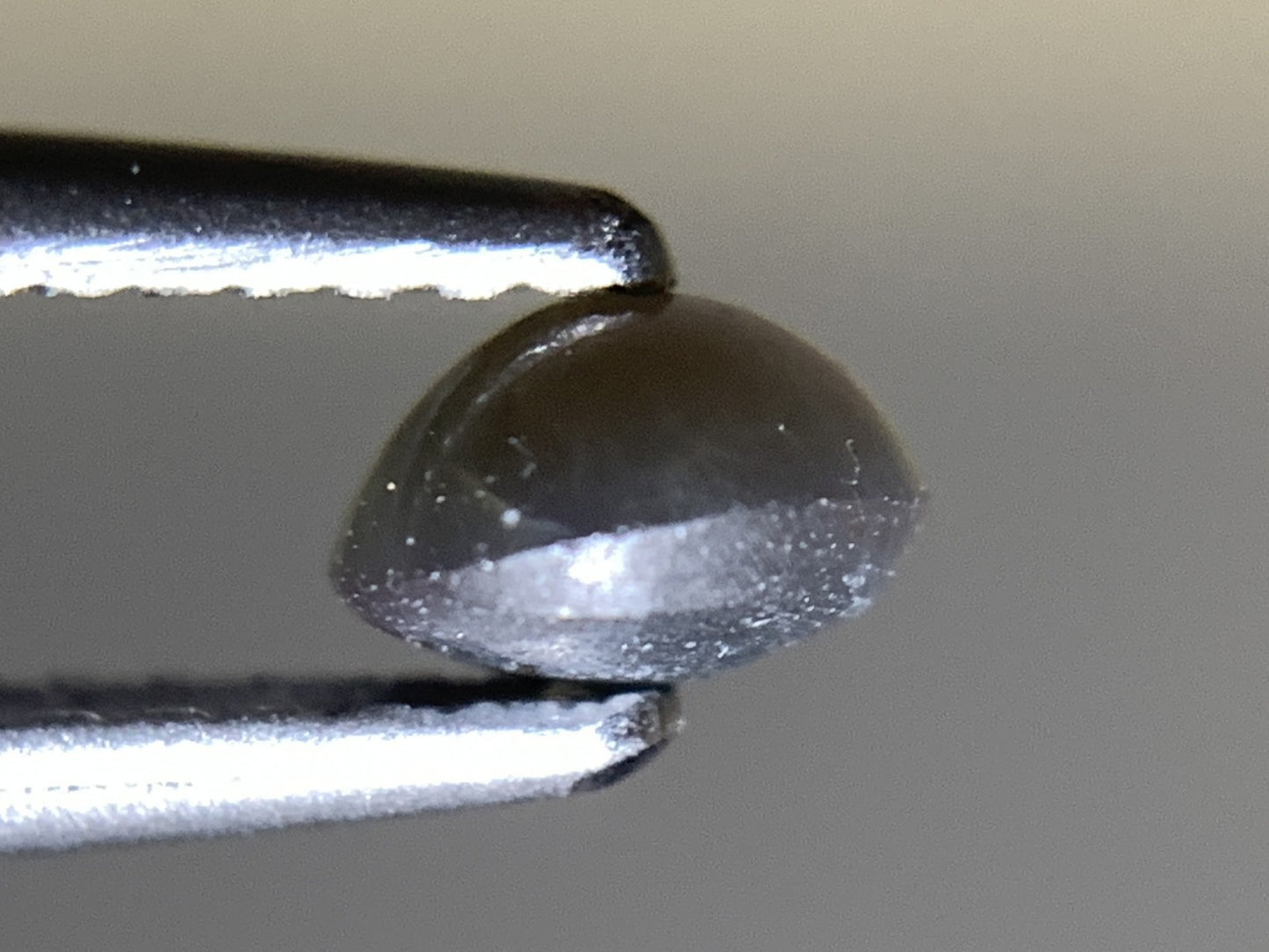 アレキサンドライトキャッツアイ 天然 0.722ct 中央宝石ソーティング付き 5.0㎜×5.1㎜×3.2㎜ ルース（ 裸石 ） 7395Y