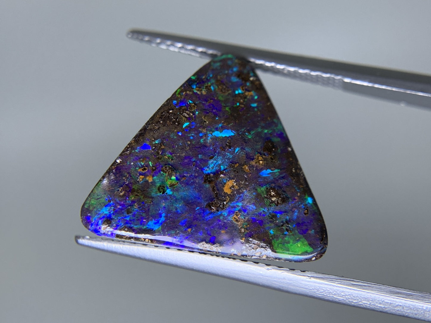 ボルダーオパール 天然 7.880ct 宝石ソーティング付き 15.2㎜×14.6㎜×4.9㎜ ルース（ 裸石 ） 8353Y