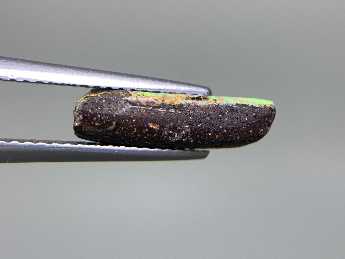 ボルダーオパール 2.691ct 宝石ソーティング付き  14.2㎜×6.4㎜×3.9㎜ ルース（ 裸石 ） 2341Y