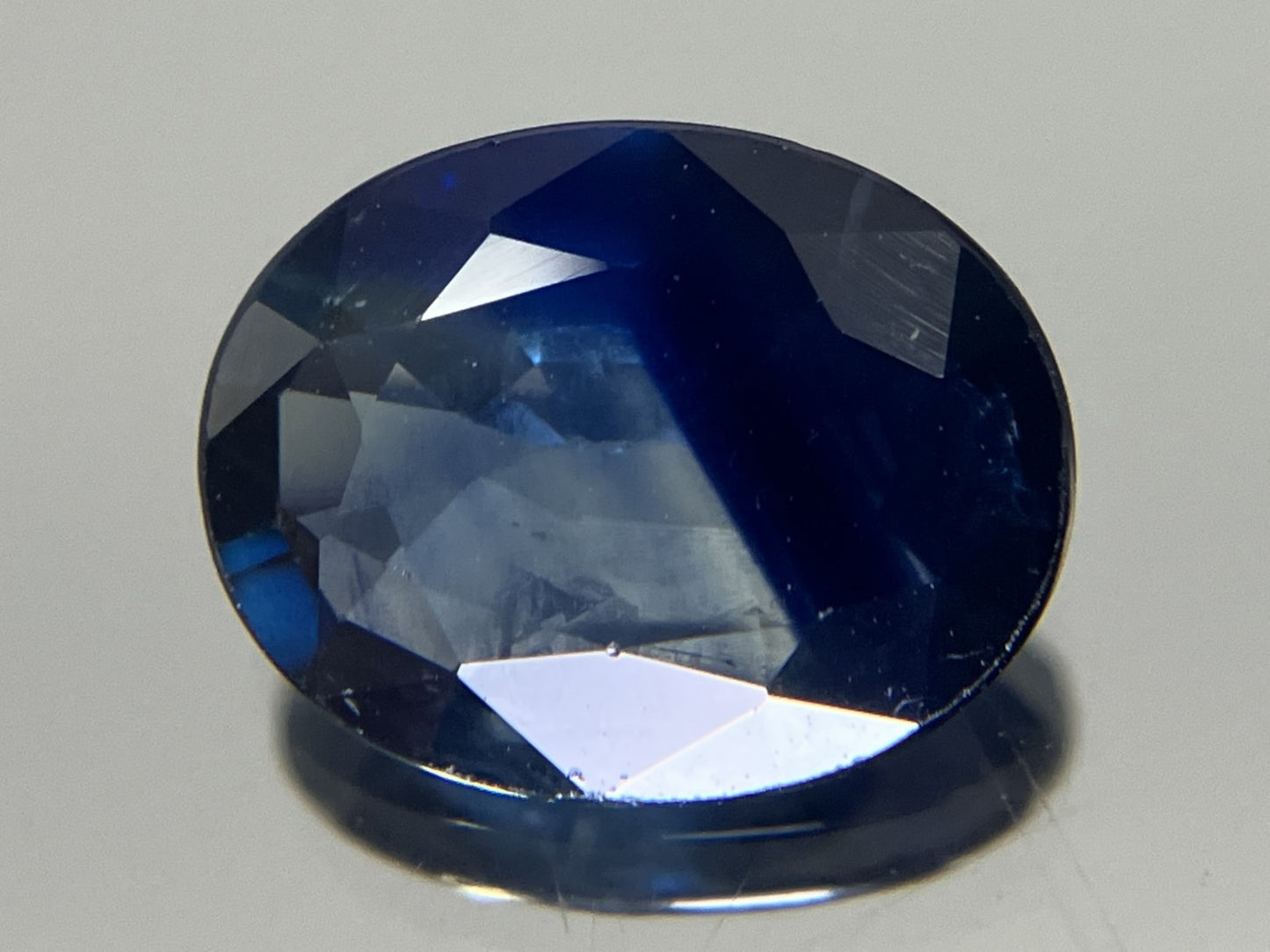 ブルーサファイア 天然 2.908ct 中央宝石ソーティング付き 10.64㎜×8.28㎜×3.77㎜ ルース（ 裸石 ） 6337YY