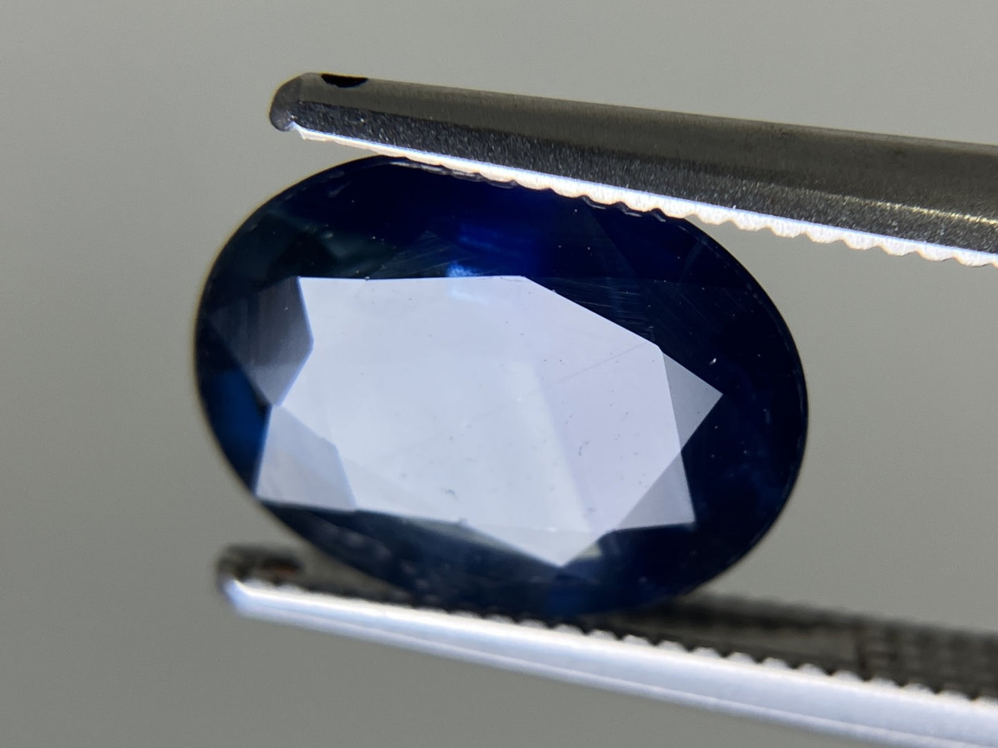 ブルーサファイア 天然 2.908ct 中央宝石ソーティング付き 10.64㎜×8.28㎜×3.77㎜ ルース（ 裸石 ） 6337YY
