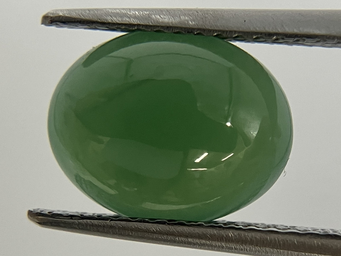 翡翠（ひすい） 3.992ct 宝石ソーティング付き 10.9㎜×8.7㎜×4.8㎜ ルース（ 裸石 ） 4038YY
