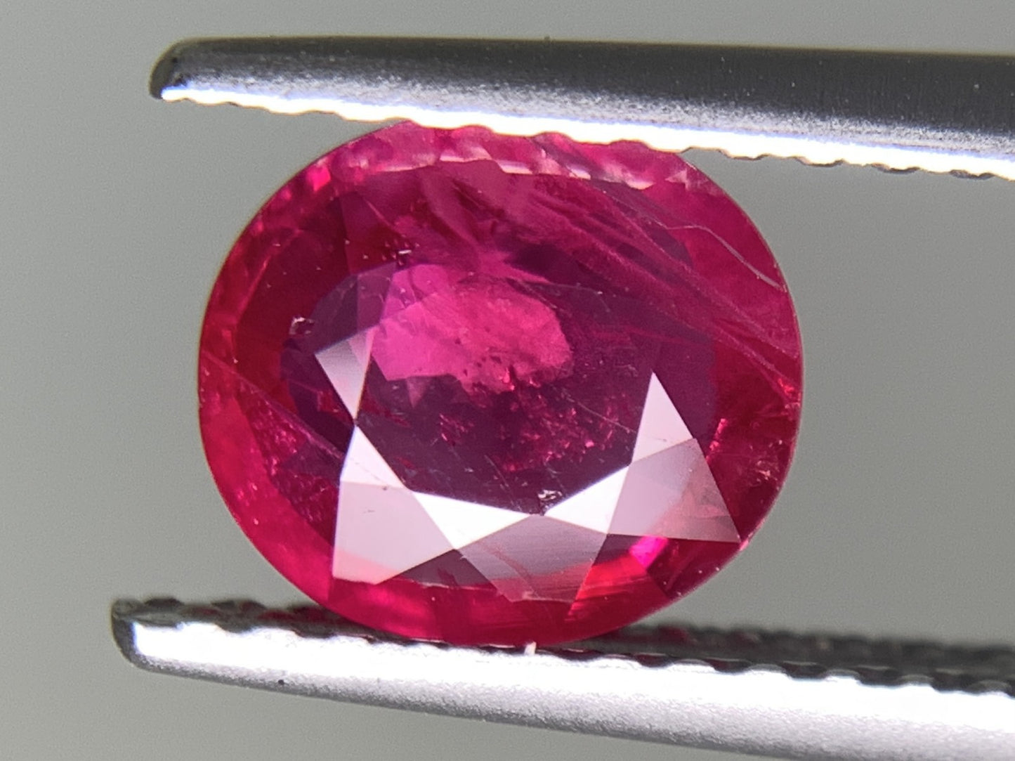 ルビー  天然  1.003ct  中央宝石ソーティング付き  6.90㎜×6.22㎜×2.48㎜   ルース（ 裸石 ） 5615Y