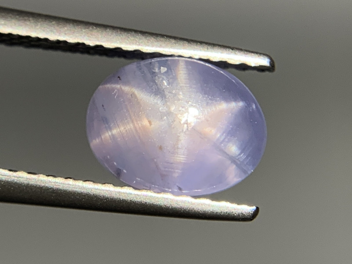 スターサファイア　2.486ct　宝石ソーティング付き　9㎜×6.2㎜×5.0㎜　 ルース（ 裸石 ）　 1784Y