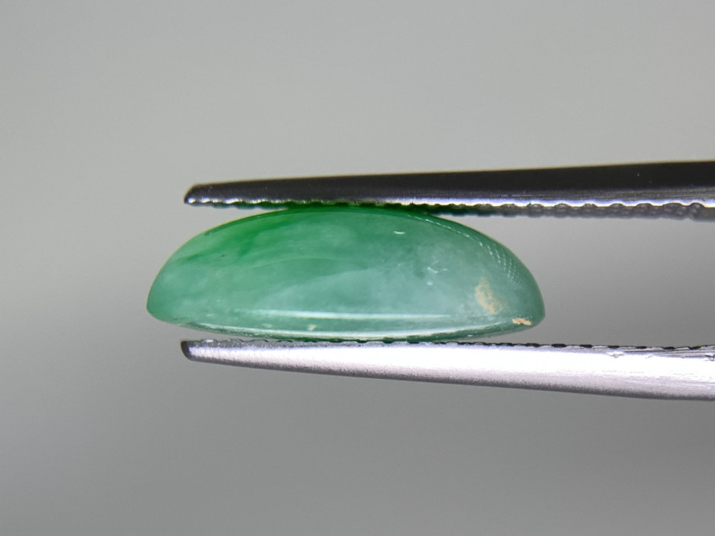 ひすい（ヒスイ 翡翠） 3.957ct  宝石ソーティング付き  13.1㎜×7.0㎜×4.5㎜   ルース（ 裸石 ） 4651Y