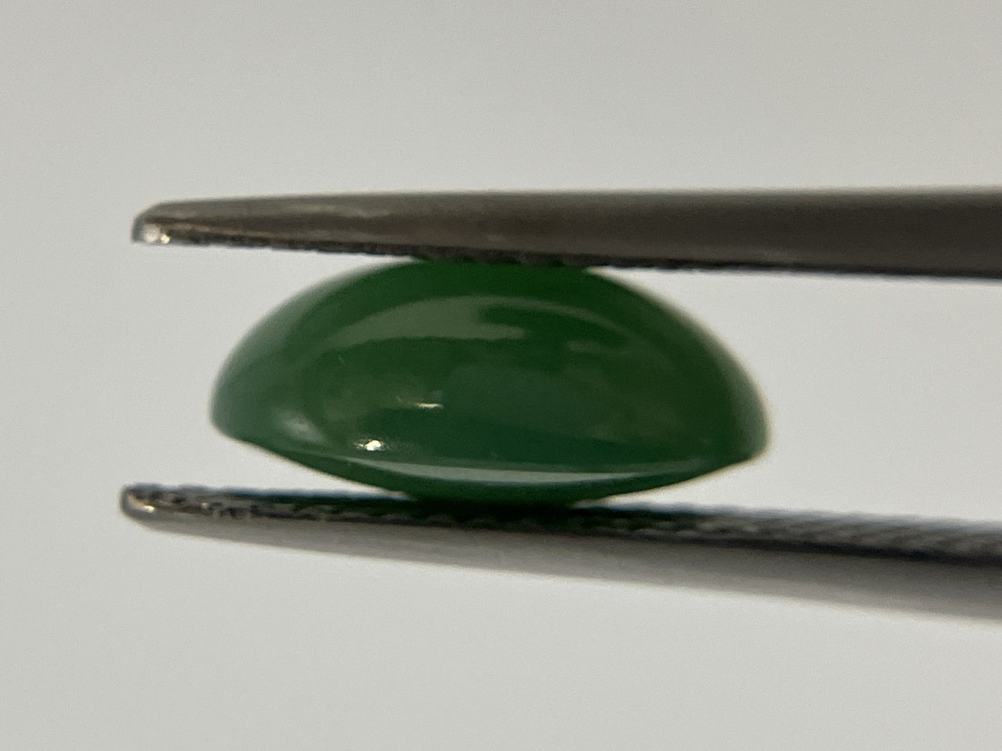 翡翠（ひすい） 3.992ct 宝石ソーティング付き 10.9㎜×8.7㎜×4.8㎜ ルース（ 裸石 ） 4038YY
