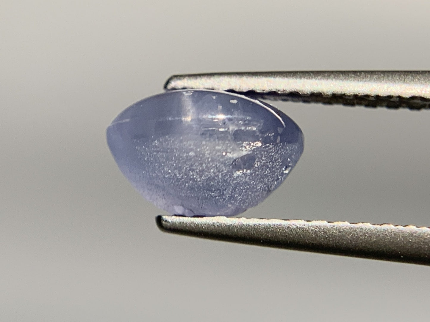 スターサファイア　2.486ct　宝石ソーティング付き　9㎜×6.2㎜×5.0㎜　 ルース（ 裸石 ）　 1784Y
