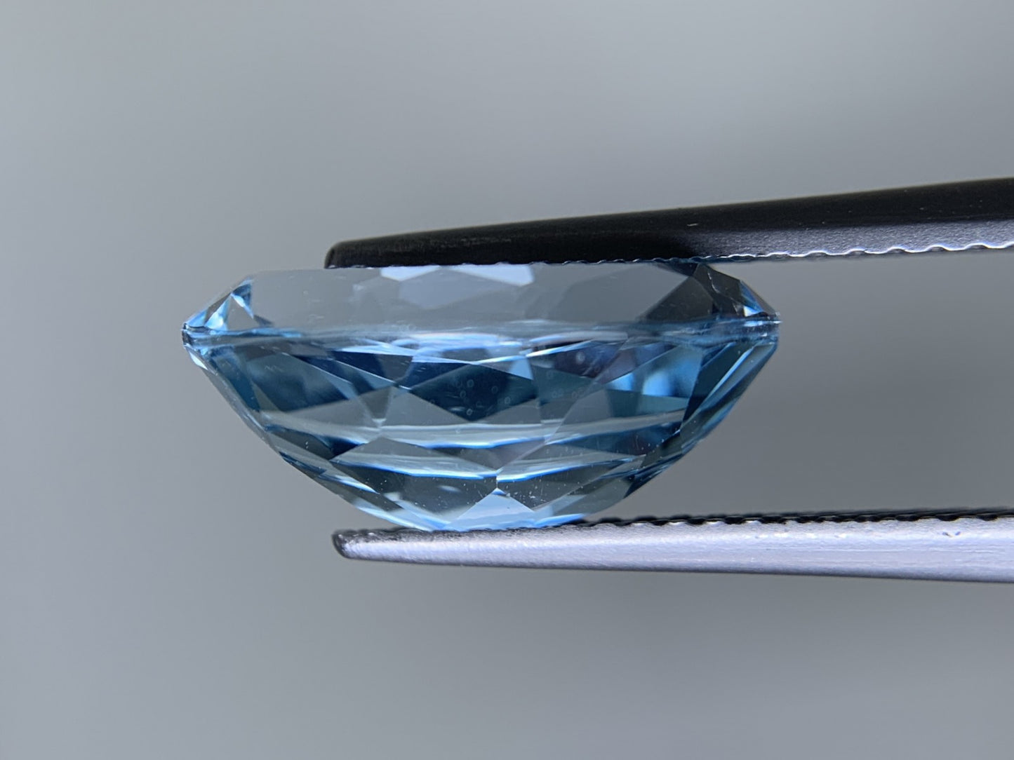 ブルートパーズ 天然 6.977ct 宝石ソーティング付き 14.0㎜×10.0㎜×6.3㎜ ルース（ 裸石 ） 6678Y